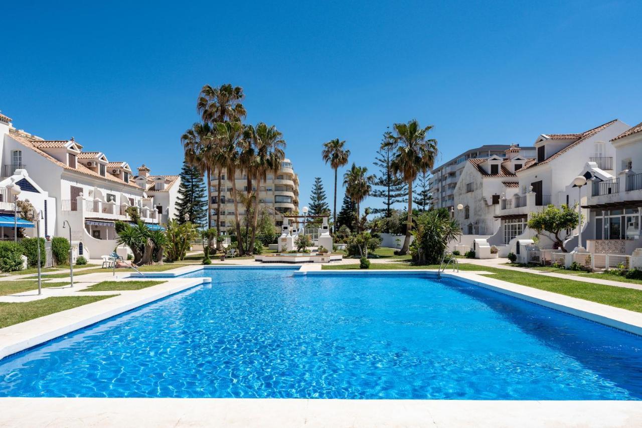 Townhouse Beachside Фуэнхирола Экстерьер фото