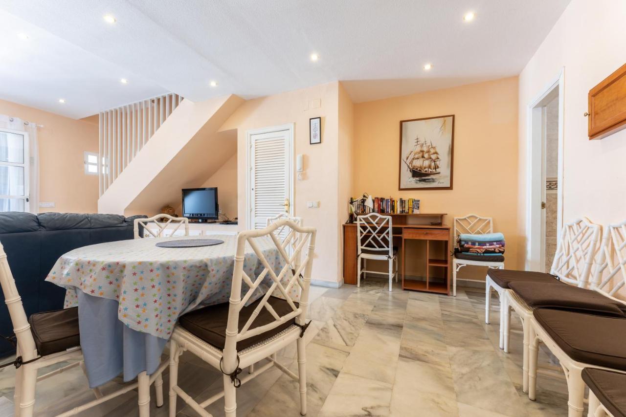 Townhouse Beachside Фуэнхирола Экстерьер фото